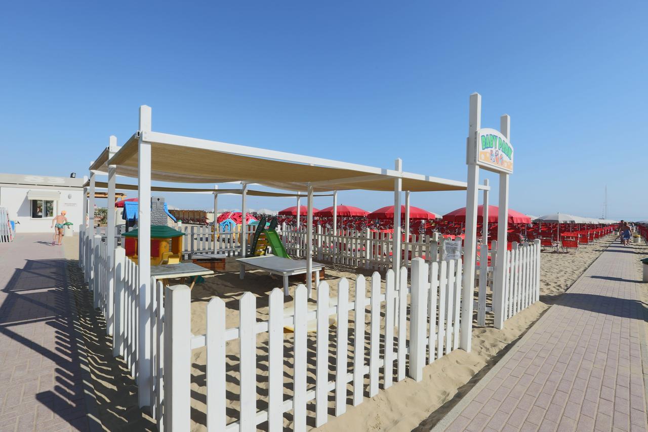 Hotel Domus Mea Каттолика Экстерьер фото